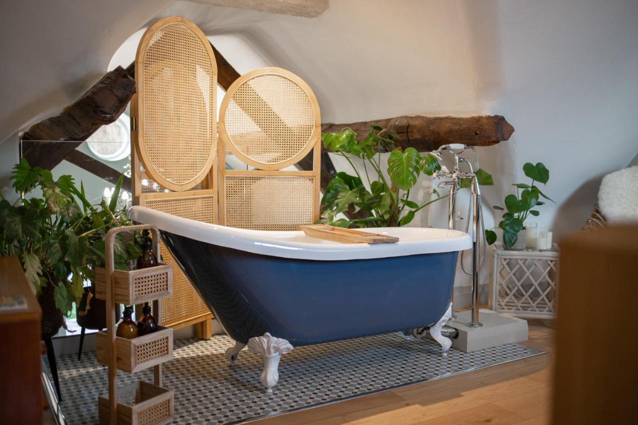 Вилла The Forge - Beautiful Contemporary Barn - Hot Tub Бриджнорс Экстерьер фото